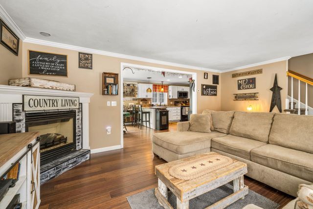 25 Revolutionary Lane, Nottingham, NH 03290