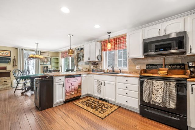 25 Revolutionary Lane, Nottingham, NH 03290