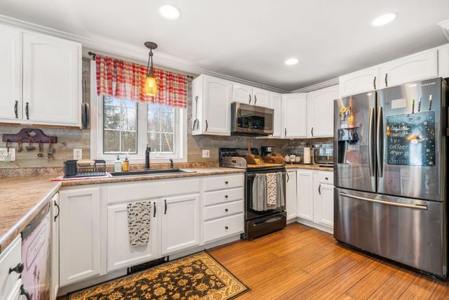 25 Revolutionary Lane, Nottingham, NH 03290