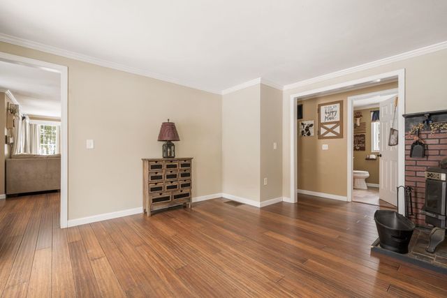 25 Revolutionary Lane, Nottingham, NH 03290