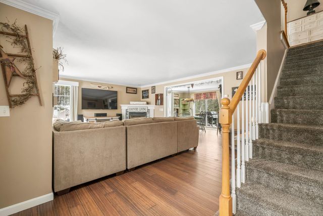 25 Revolutionary Lane, Nottingham, NH 03290