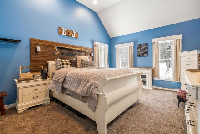 25 Revolutionary Lane, Nottingham, NH 03290