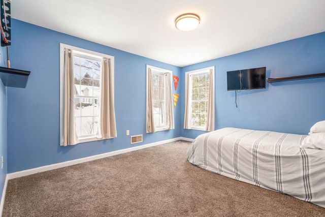 25 Revolutionary Lane, Nottingham, NH 03290