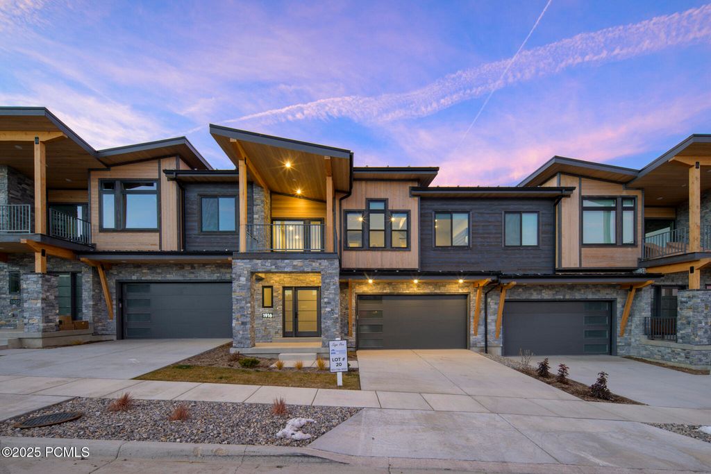 1916 W Dotterel Circle, Mayflower Mountain, UT 84032