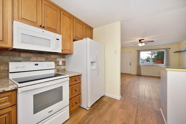 8723 Los Banos Way, Elk Grove, CA 95624