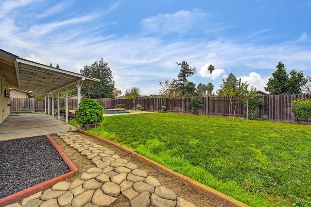 8723 Los Banos Way, Elk Grove, CA 95624