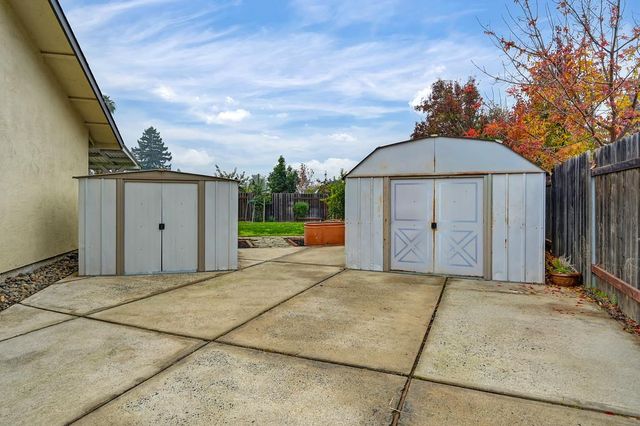 8723 Los Banos Way, Elk Grove, CA 95624