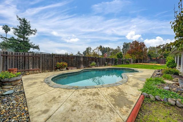 8723 Los Banos Way, Elk Grove, CA 95624