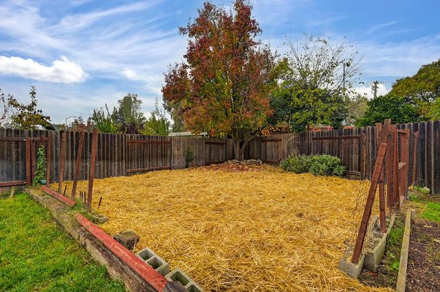 8723 Los Banos Way, Elk Grove, CA 95624