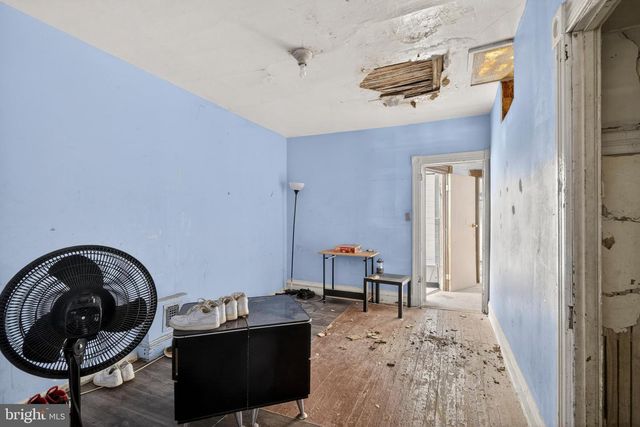 2221 W FAYETTE ST, Baltimore, MD 21223