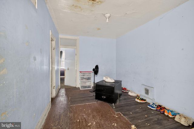 2221 W FAYETTE ST, Baltimore, MD 21223