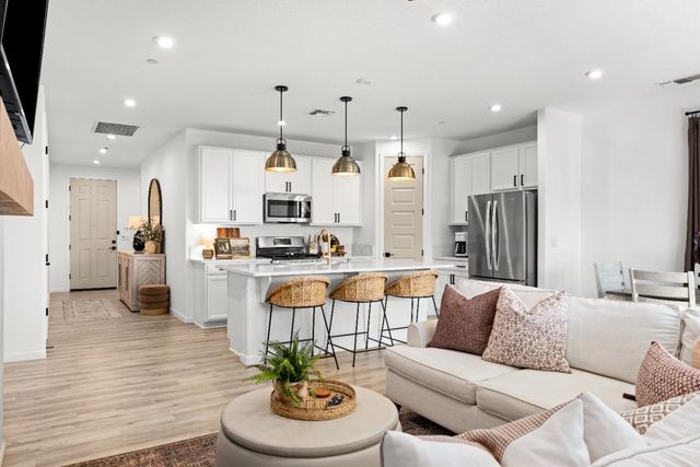 1564 Egyptian Way, Olivehurst, CA 95961