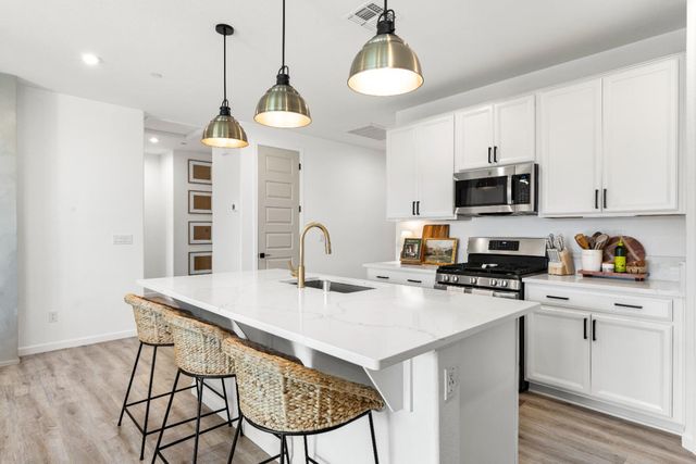 1564 Egyptian Way, Olivehurst, CA 95961