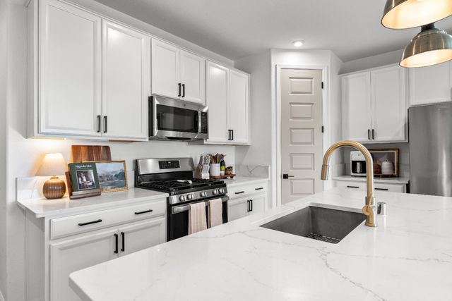 1564 Egyptian Way, Olivehurst, CA 95961