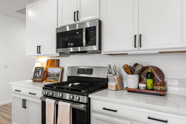 1564 Egyptian Way, Olivehurst, CA 95961