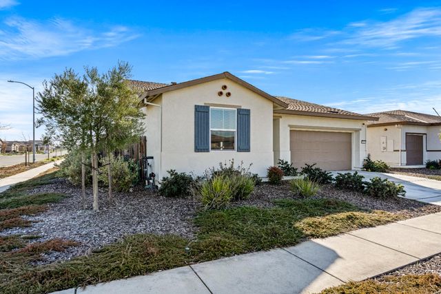 1564 Egyptian Way, Olivehurst, CA 95961