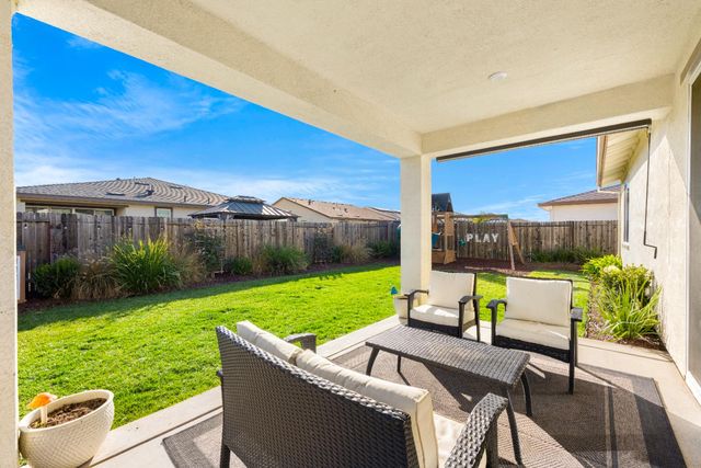 1564 Egyptian Way, Olivehurst, CA 95961