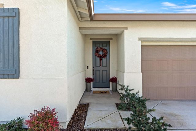 1564 Egyptian Way, Olivehurst, CA 95961