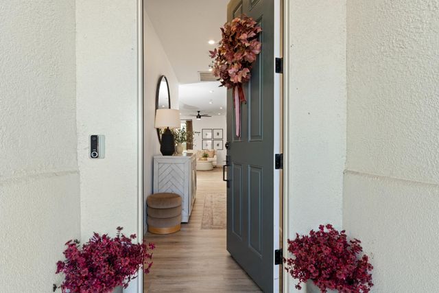 1564 Egyptian Way, Olivehurst, CA 95961