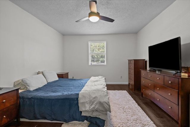 1109 N Charlotte St, Dickson, TN 37055
