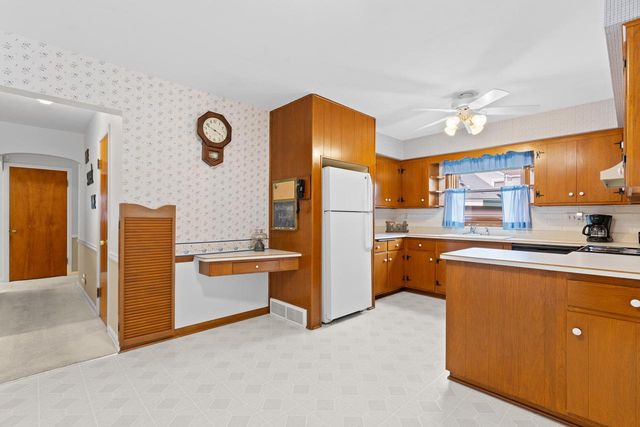 531 Oak STREET, South Milwaukee, WI 53172