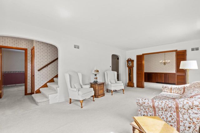 531 Oak STREET, South Milwaukee, WI 53172