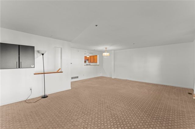 1368 Meadowbrook Dr, North Strabane, PA 15317