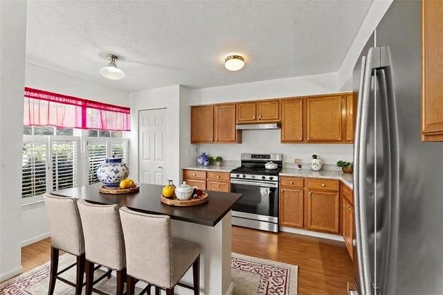 1368 Meadowbrook Dr, North Strabane, PA 15317
