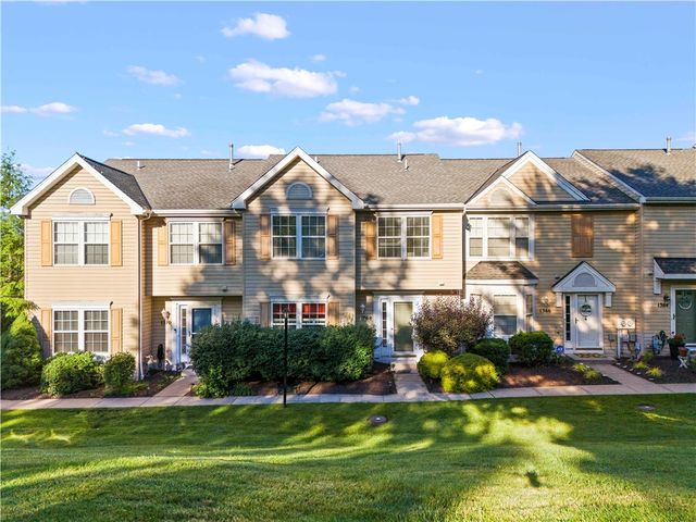 1368 Meadowbrook Dr, North Strabane, PA 15317