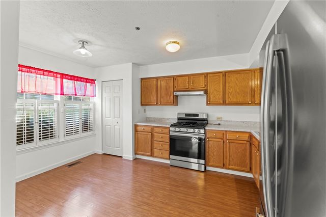 1368 Meadowbrook Dr, North Strabane, PA 15317