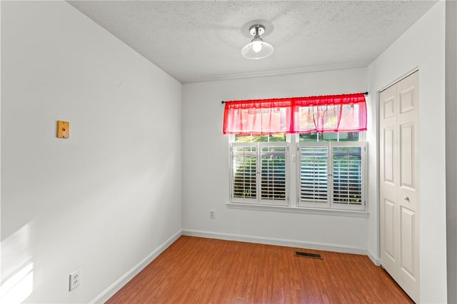 1368 Meadowbrook Dr, North Strabane, PA 15317