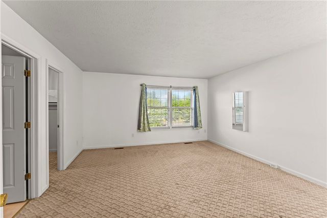 1368 Meadowbrook Dr, North Strabane, PA 15317