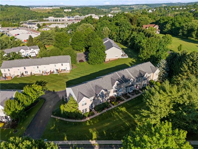 1368 Meadowbrook Dr, North Strabane, PA 15317