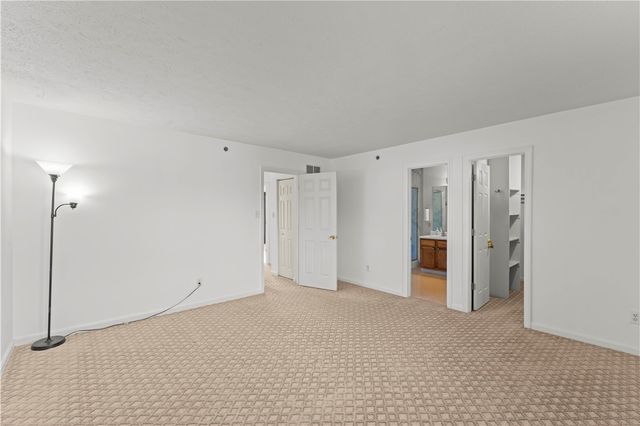 1368 Meadowbrook Dr, North Strabane, PA 15317