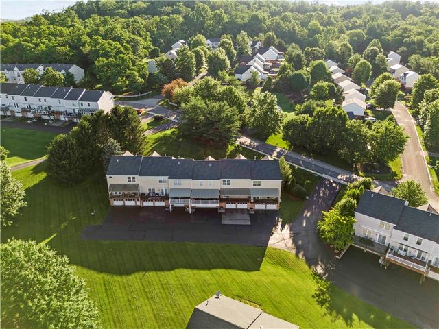 1368 Meadowbrook Dr, North Strabane, PA 15317