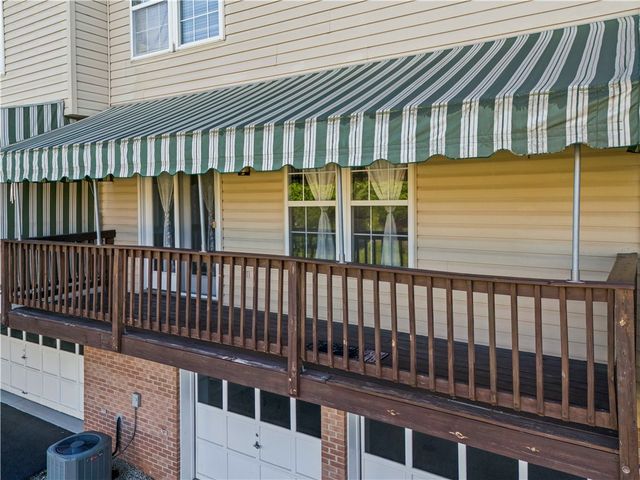 1368 Meadowbrook Dr, North Strabane, PA 15317
