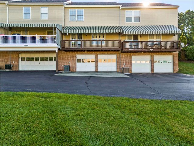 1368 Meadowbrook Dr, North Strabane, PA 15317