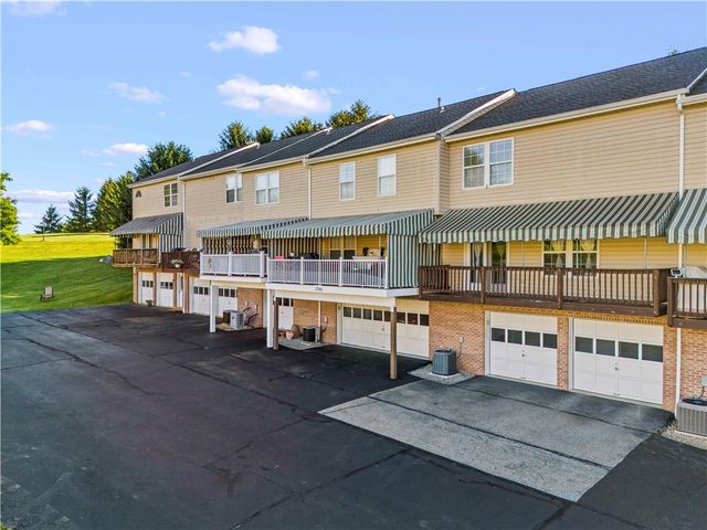 1368 Meadowbrook Dr, North Strabane, PA 15317