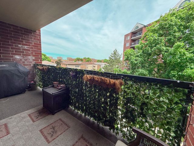 8580 W Foster Avenue 304, Norridge, IL 60706