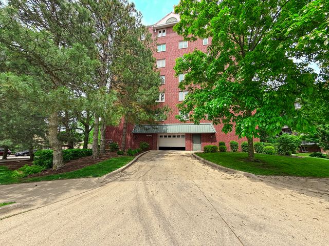 8580 W Foster Avenue 304, Norridge, IL 60706