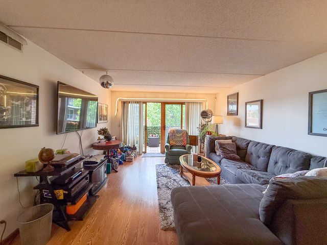 8580 W Foster Avenue 304, Norridge, IL 60706