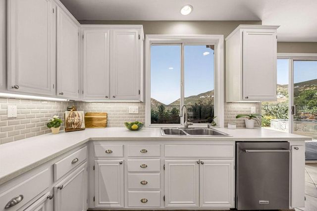 1650 Sagewood Way, San Marcos, CA 92078