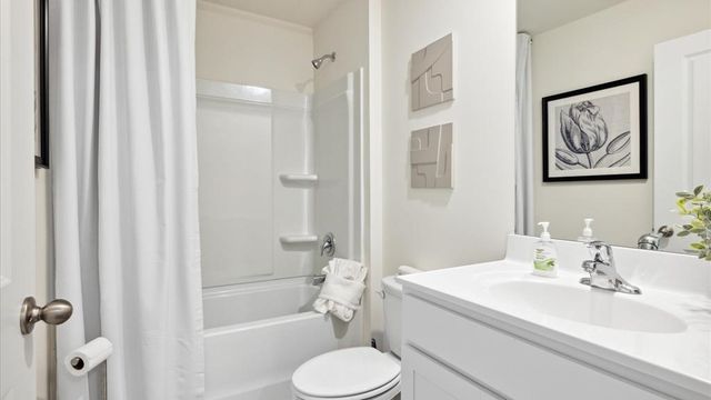 970 MEWBORN FARM RD, Oakland, TN 38060