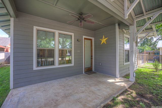 349 E South, New Braunfels, TX 78130