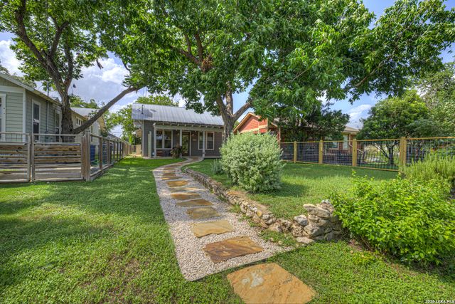 349 E South, New Braunfels, TX 78130