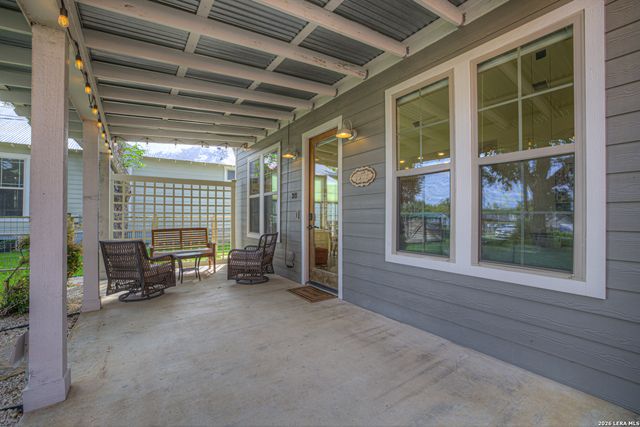 349 E South, New Braunfels, TX 78130