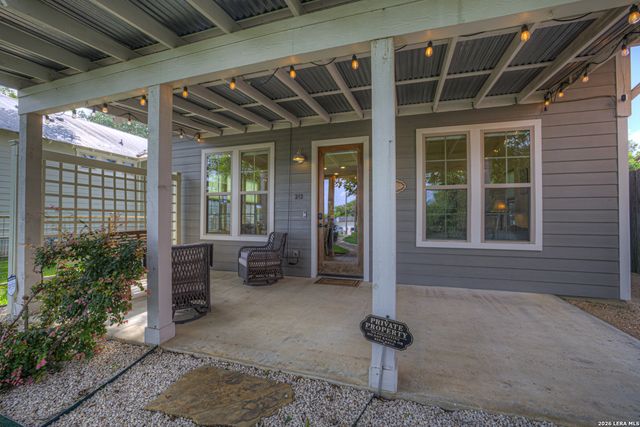 349 E South, New Braunfels, TX 78130