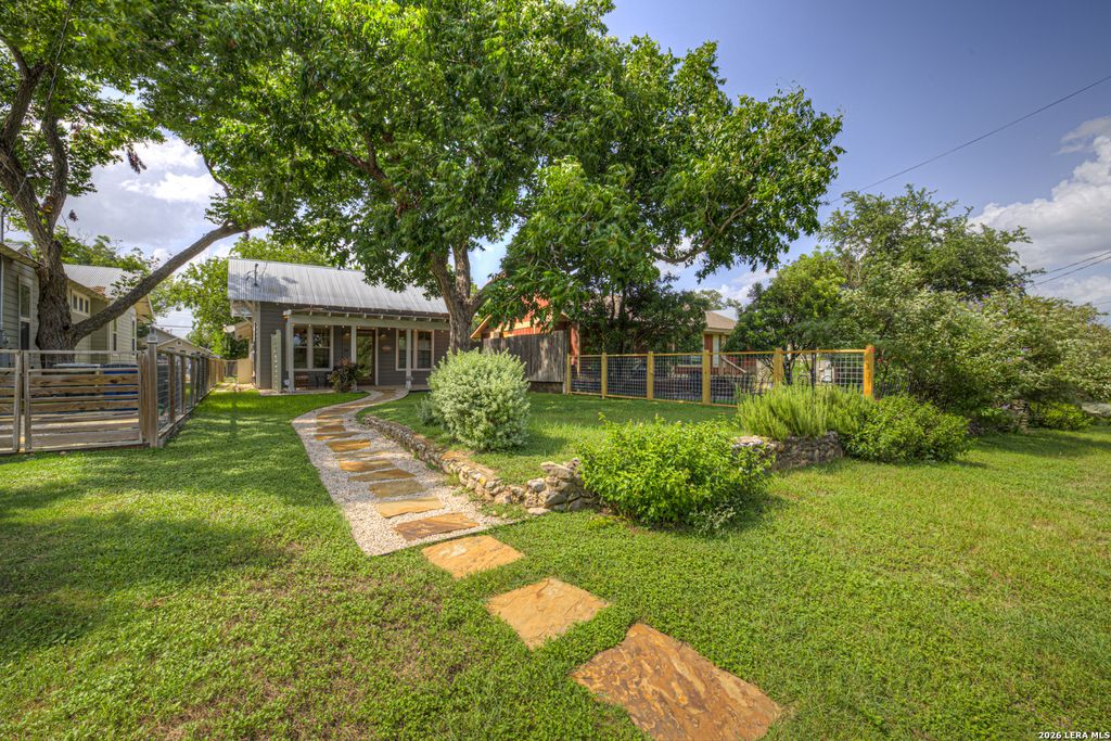 349 E South, New Braunfels, TX 78130