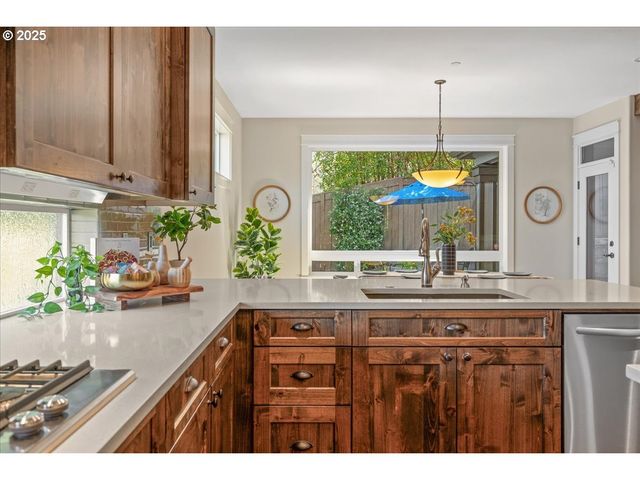 9120 Sw 166TH Ter, Beaverton, OR 97007