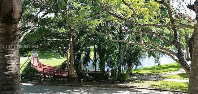 1760 Palm Cove Blvd 5-208, Delray Beach, FL 33445